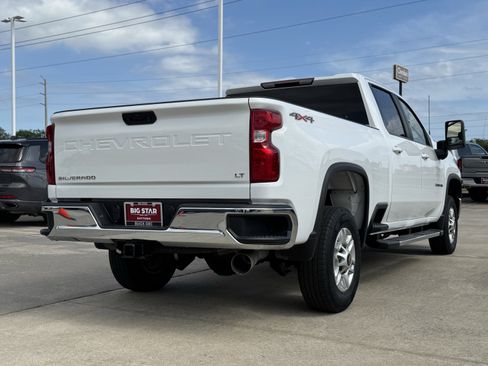Used 2025 Chevrolet Silverado 2500 LT w/ Convenience Package AWD/4WD image 8