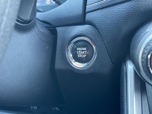 Used 2025 Toyota RAV4 XLE AWD/4WD image 21