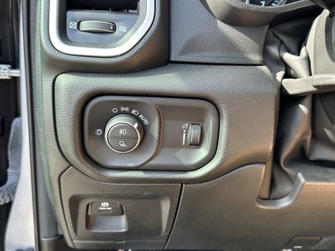 Used 2023 RAM 1500 Big Horn AWD/4WD image 27