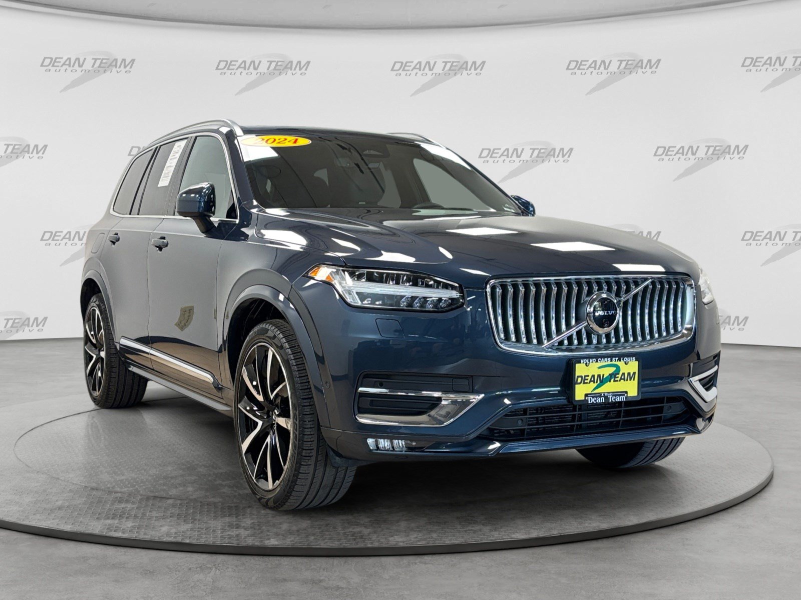 Used 2024 Volvo XC90 B6 Ultimate w/ Protection Package Premier AWD/4WD image 2