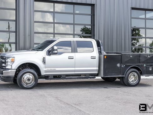 Used 2022 Ford F350 XL w/ Power Equipment Group AWD/4WD image 3