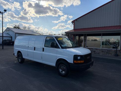 Used 2017 GMC Savana 2500 RWD 2500 155 image 1
