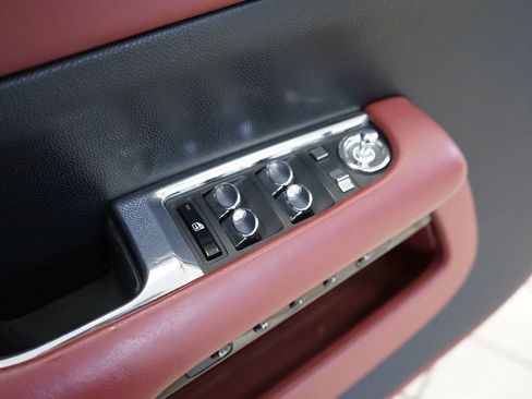 Used 2016 Rolls-Royce Wraith image 32