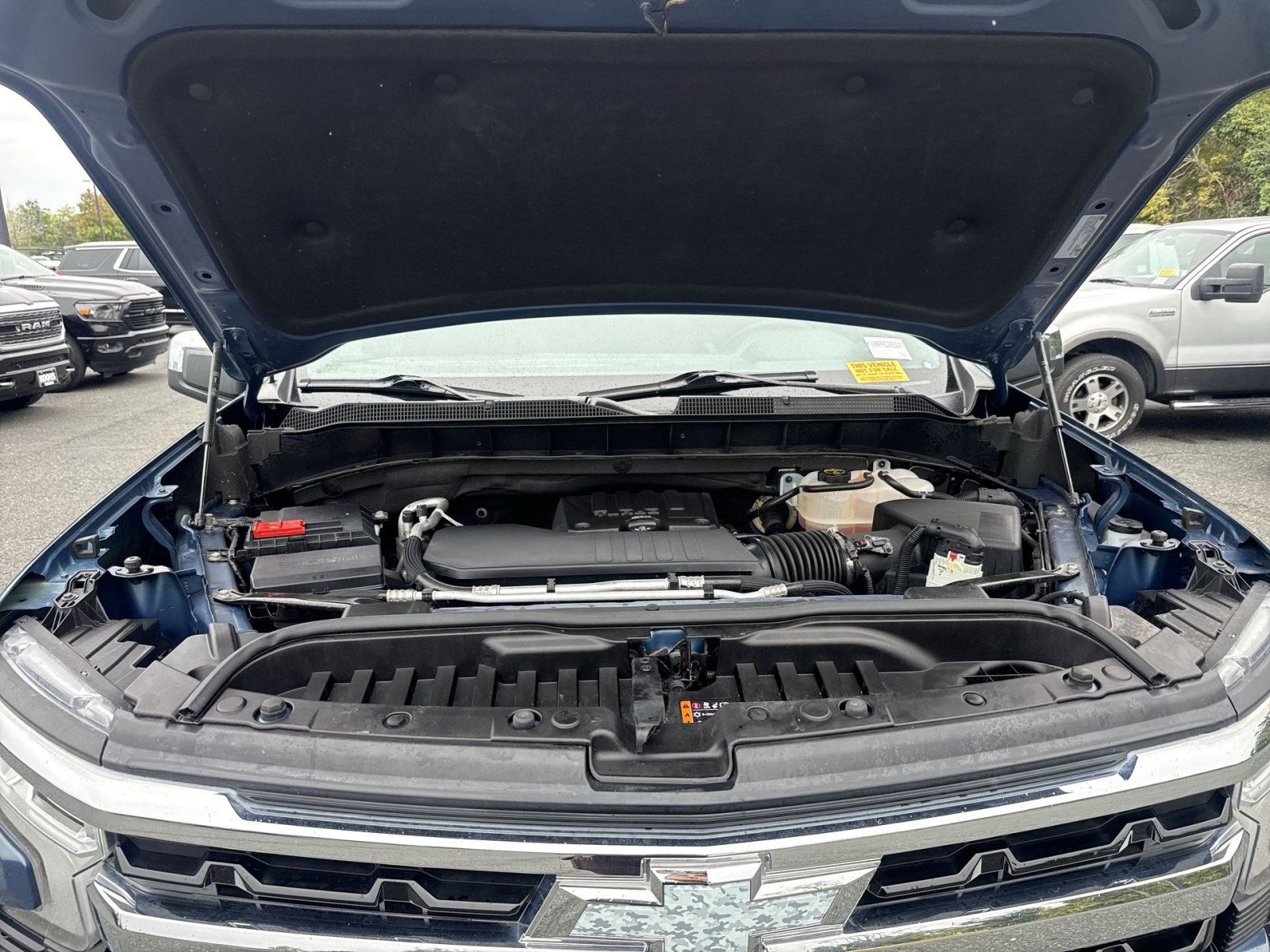 Used 2024 Chevrolet Silverado 1500 LT AWD/4WD image 29