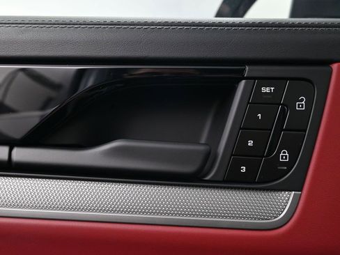 New 2026 Porsche Cayenne image 18