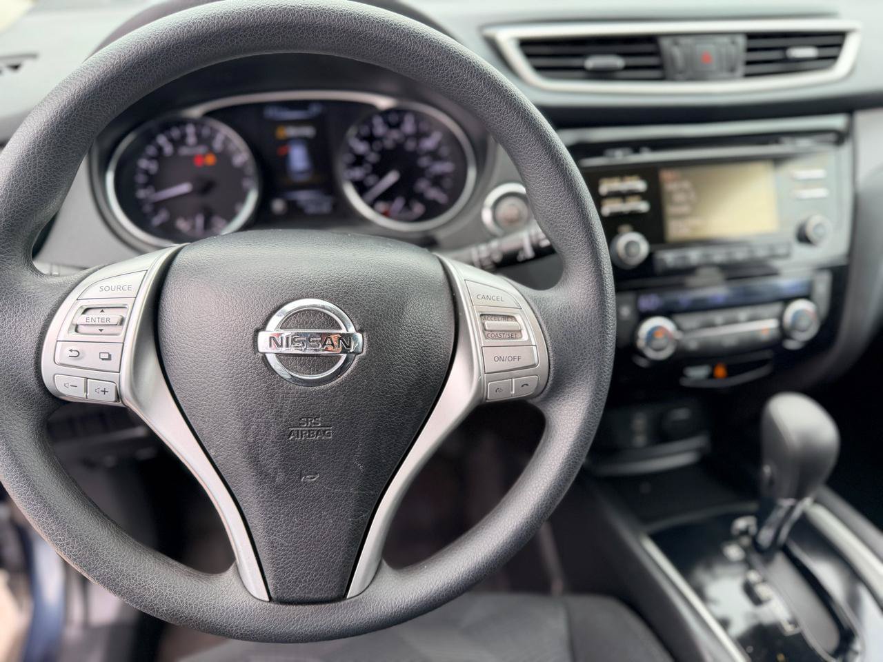 Used 2014 Nissan Rogue SV FWD image 11