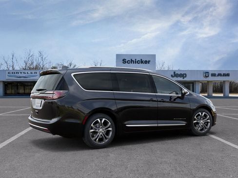 New 2026 Chrysler Pacifica Pinnacle FWD image 4