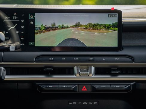 Used 2027 Kia Telluride LX w/ Towing Package FWD image 28