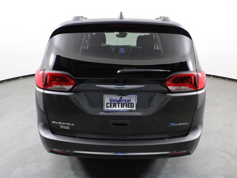 Used 2018 Chrysler Pacifica Limited w/ Advanced Safetytec Group FWD image 10