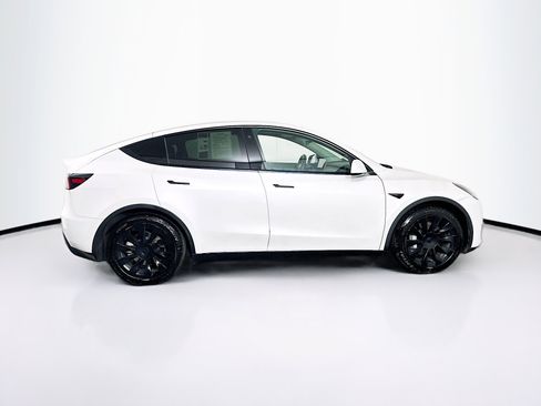 Used 2020 Tesla Model Y Long Range image 10