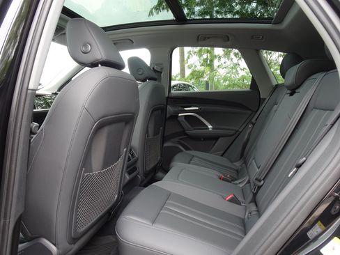Used 2025 Audi Q5 Premium w/ Convenience Package AWD/4WD image 11