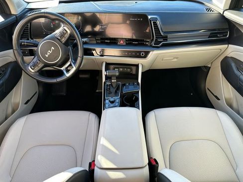 Used 2023 Kia Sportage EX image 16