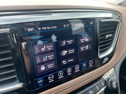 Certified 2018 Chrysler Pacifica Limited w/ Advanced Safetytec Group FWD image 19