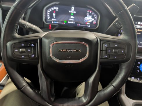 Used 2024 GMC Sierra 2500 Denali Ultimate AWD/4WD image 11
