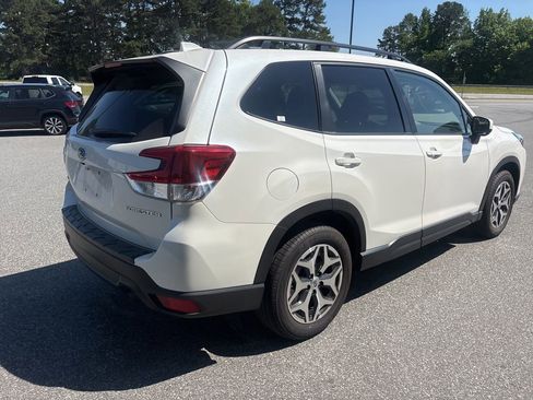 Used 2022 Subaru Forester Premium w/ Popular Package #3 AWD/4WD image 8