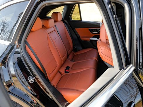 Used 2023 Mercedes-Benz GLC 300 4MATIC image 39