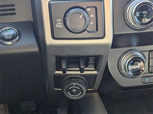 Used 2021 Ford F350 Platinum image 24