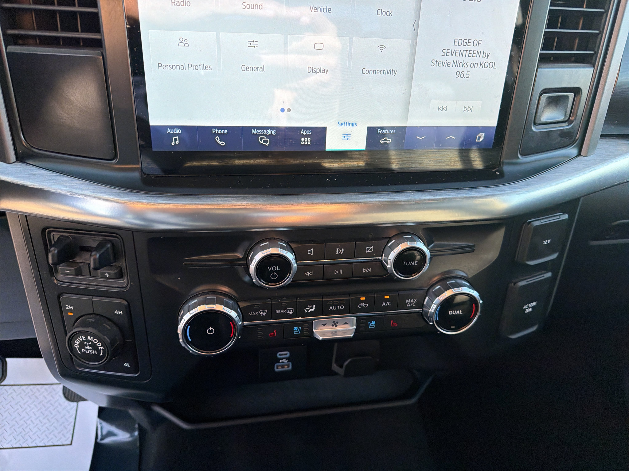 Used 2022 Ford F150 Lariat w/ Equipment Group 501A Mid AWD/4WD image 19