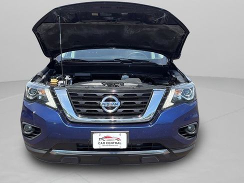Used 2017 Nissan Pathfinder Platinum w/ Family Entertainment Package AWD/4WD image 27