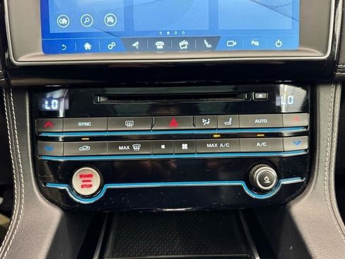 Used 2017 Jaguar F-PACE R-Sport AWD/4WD image 35