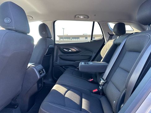 Used 2024 GMC Terrain SLE image 17