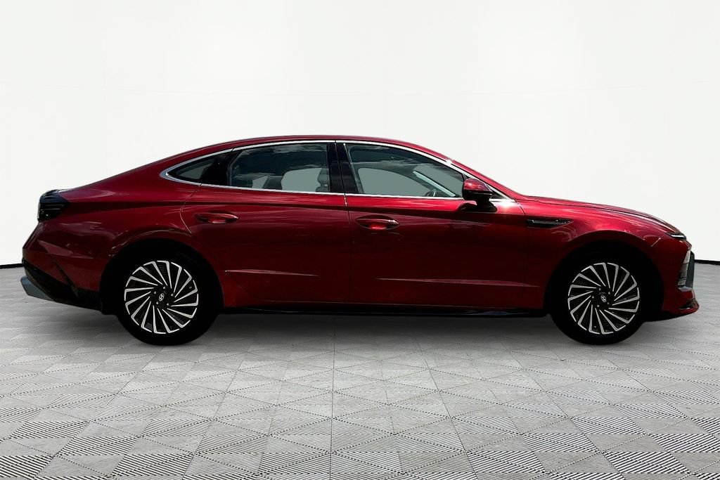 Used 2025 Hyundai Sonata SEL FWD image 8
