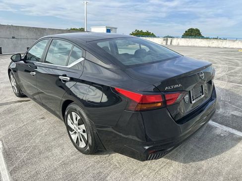 Used 2024 Nissan Altima 2.5 S FWD image 35