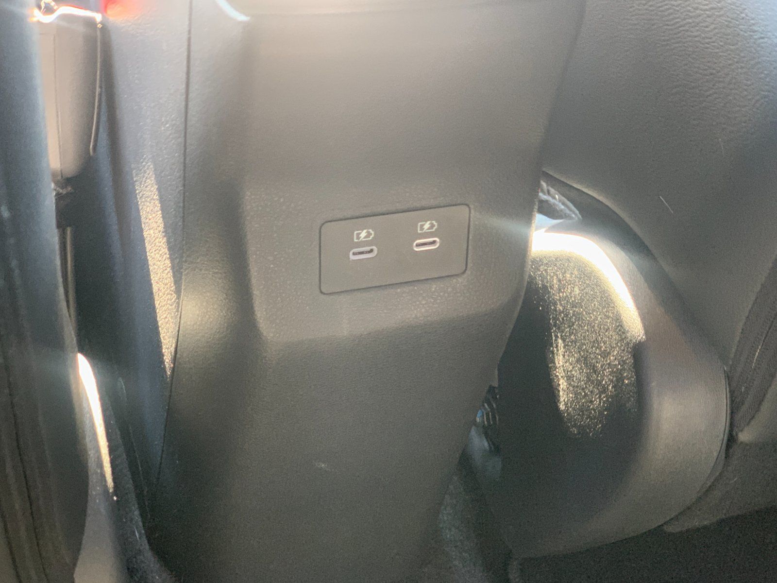 Used 2026 Nissan Kicks SR FWD image 16