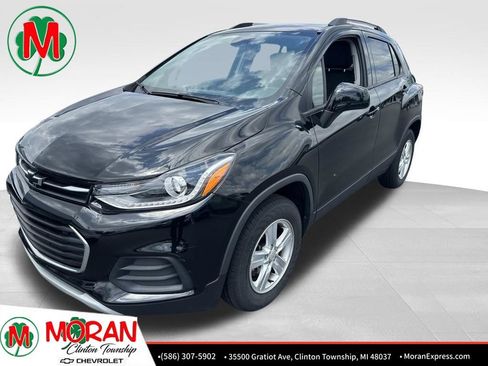 Certified 2022 Chevrolet Trax LT w/ Driver Confidence Package AWD/4WD image 1