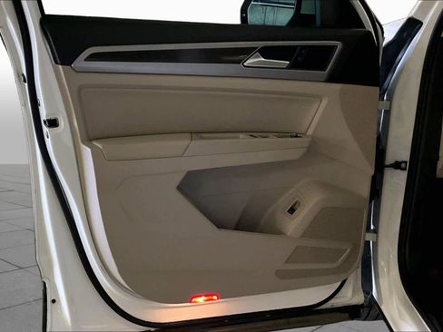Used 2019 Volkswagen Atlas SEL FWD image 20