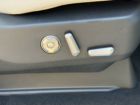 New 2026 Lincoln Navigator Reserve AWD/4WD image 13