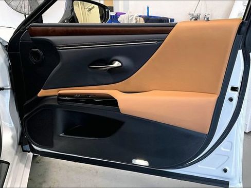 Used 2023 Lexus ES 350 w/ Premium Package image 28