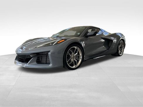 Used 2025 Chevrolet Corvette Z06 RWD image 6