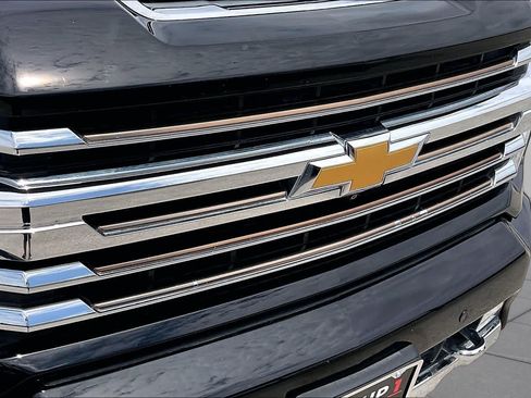 Used 2020 Chevrolet Silverado 2500 High Country w/ Z71 Off-Road Package AWD/4WD image 32