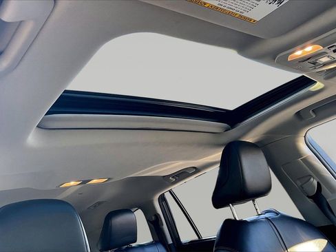 Used 2022 Toyota Highlander XLE image 16