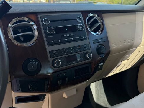 Used 2012 Ford F250 Lariat image 13