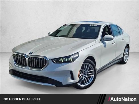 Used 2024 BMW 530i w/ Convenience Package RWD image 1