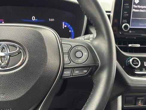 Used 2022 Toyota Corolla Cross XLE w/ Convenience Package image 36