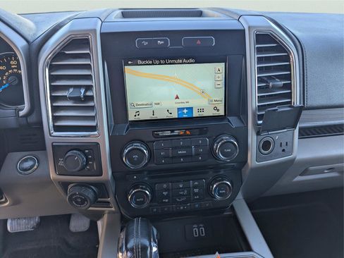 Used 2016 Ford F150 Lariat w/ Equipment Group 501A Mid image 21