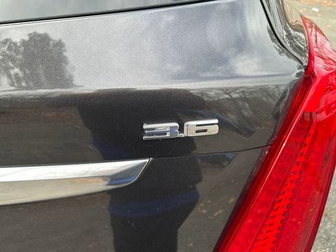 Used 2017 Cadillac XT5 Luxury w/ Driver Awareness Package image 10