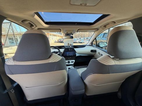 Used 2016 Toyota Prius Two image 22