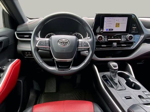 Used 2023 Toyota Highlander XSE FWD image 6