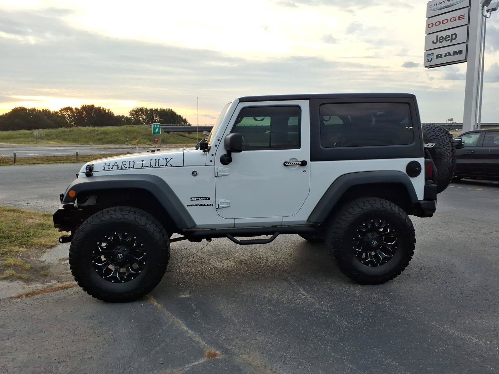Used 2017 Jeep Wrangler Sport w/ Quick Order Package 24S AWD/4WD image 3