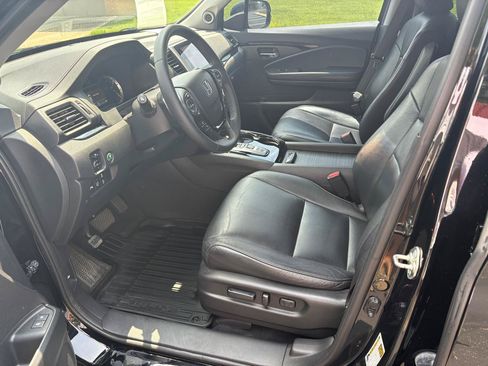 Used 2017 Honda Pilot Touring image 9