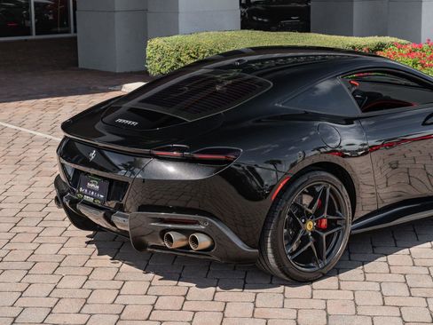 Used 2023 Ferrari Roma image 3