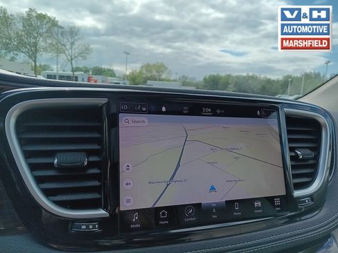 Used 2021 Chrysler Pacifica Limited w/ Premium & Safety Sphere Group AWD/4WD image 8