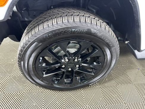 Used 2021 Jeep Wrangler Unlimited Sahara image 9