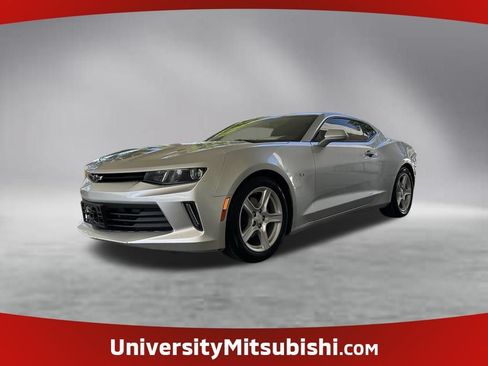 Used 2018 Chevrolet Camaro LT RWD image 1