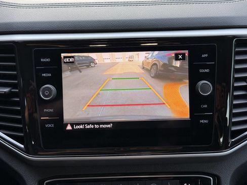 Used 2022 Volkswagen Atlas Cross Sport SE image 28