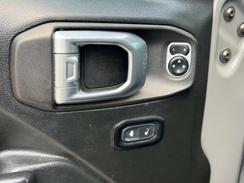 Used 2021 Jeep Wrangler Unlimited Sport AWD/4WD image 18